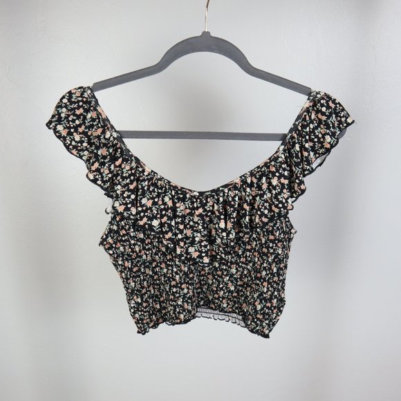 Cropped Ruffles Top - Picture 3 of 8